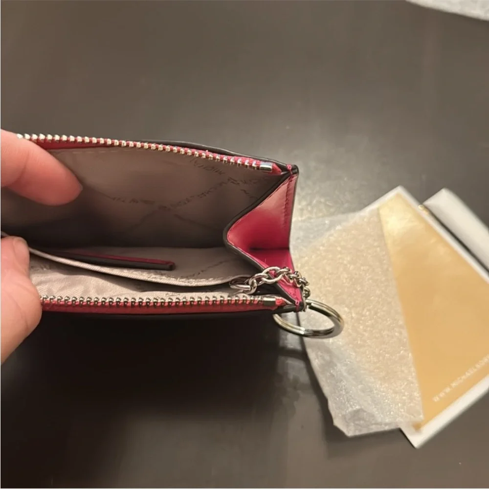 Michael Kors Dragon Fruit Quilted Card Holder - Picture 3 of 6